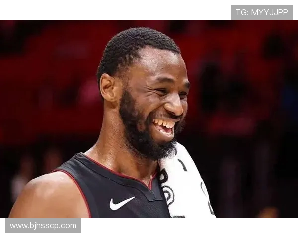 维金斯在勇士队战术体系中的角色演变及实际贡献分析